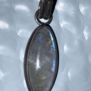 Elegant  vintage Sterling Silver Pendant with Iridescent large moon Stone